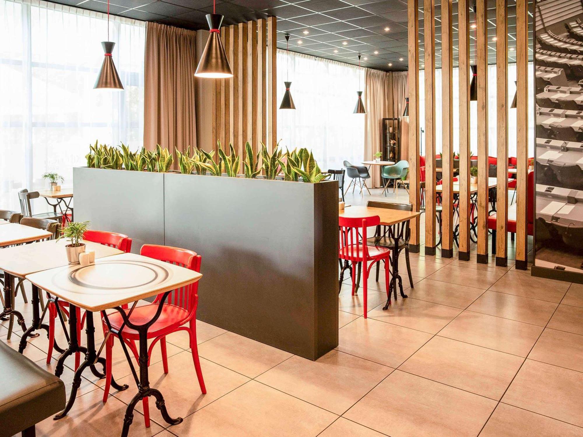Ibis Stare Hotel 2*